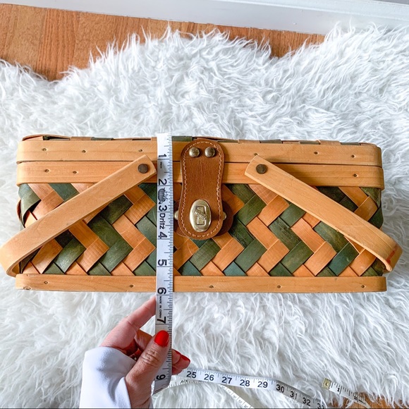 Vintage Wicker Picnic Basket with Gingham Lining - Picture 6 of 10